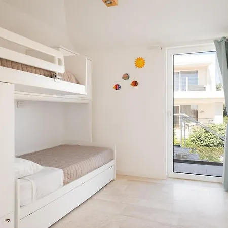 Sofia Sea View, Pool And Private Parking شقة