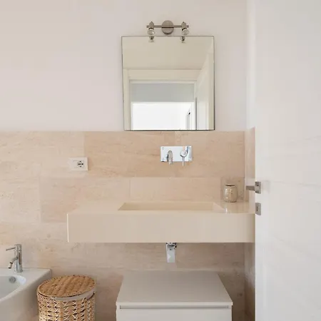 Sofia Sea View, Pool And Private Parking Apartment