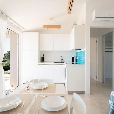 شقة Sofia Sea View, Pool And Private Parking أولبيا