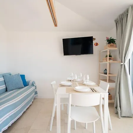 شقة Sofia Sea View, Pool And Private Parking